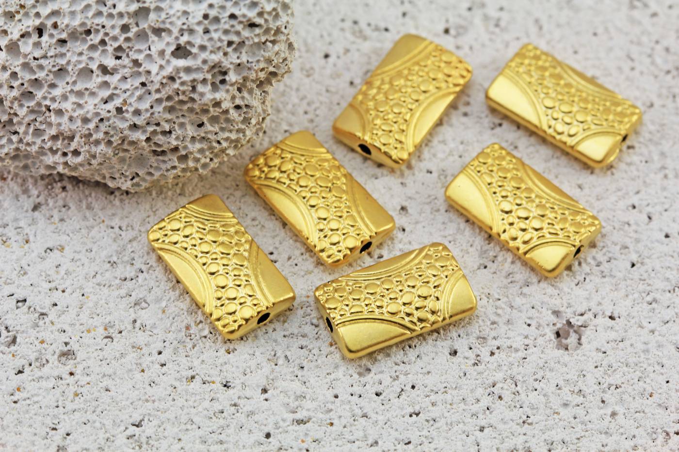 gold-plated-metal-charm-beads